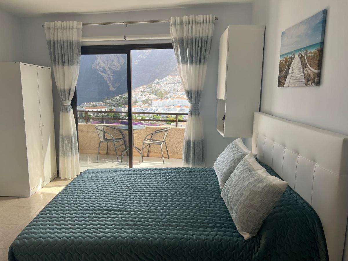 With Fantastic Sea View In Gigantes * Puerto de Santiago (Tenerife)